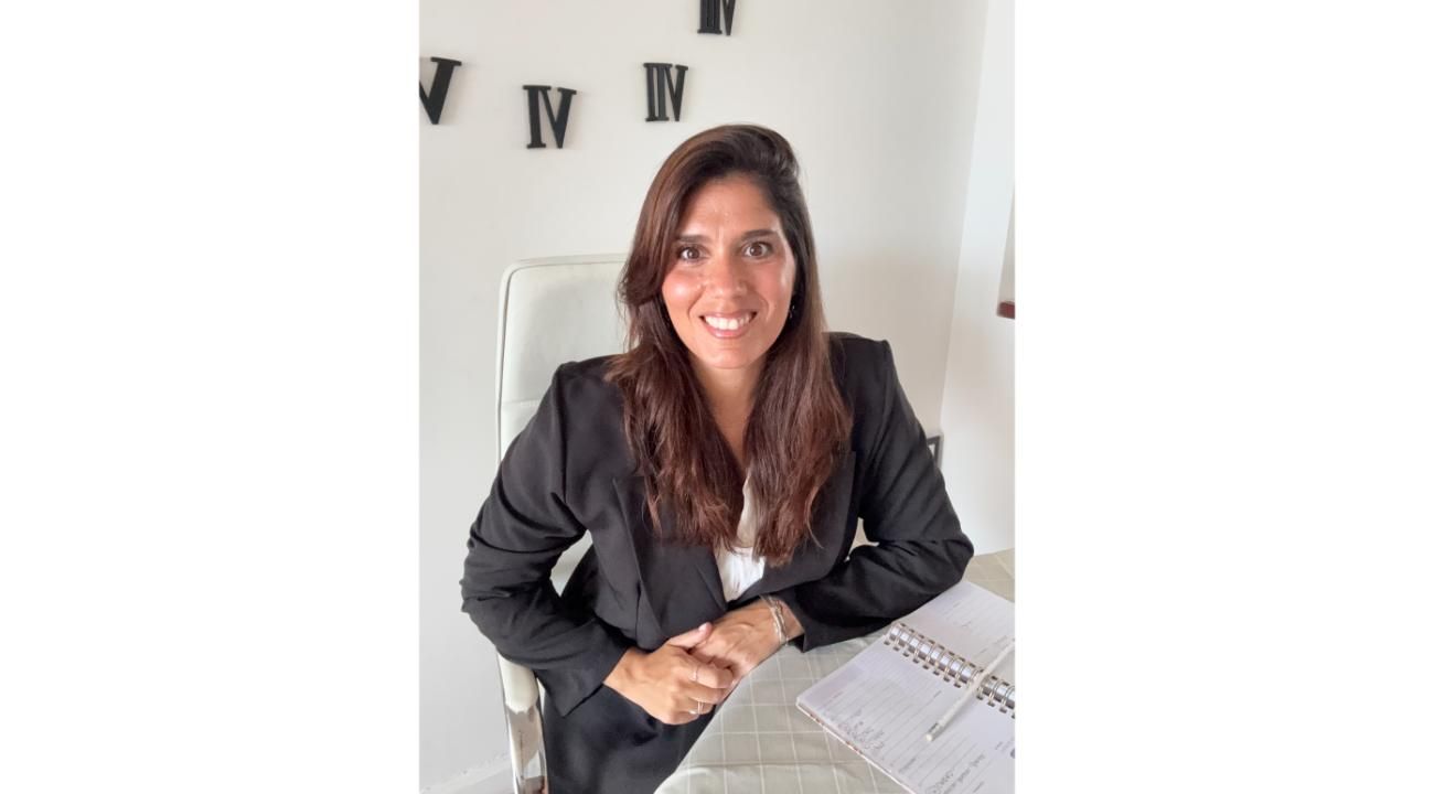 Psicóloga Victoria Cipolla: acompañar a padres para transformar la adolescencia