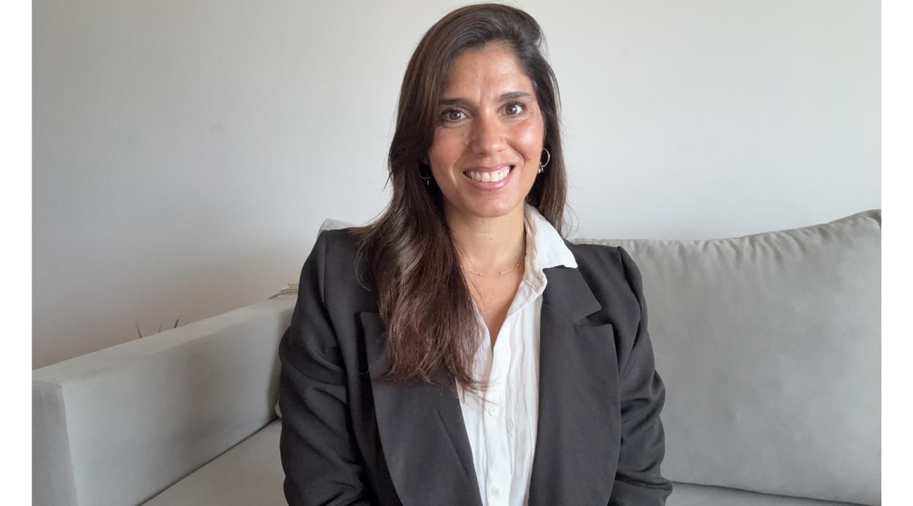 Psicóloga Victoria Cipolla: acompañar a padres para transformar la adolescencia