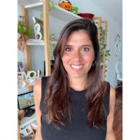 Psicóloga Victoria Cipolla: acompañar a padres para transformar la adolescencia