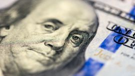 El dólar blue cerró en baja este lunes 23 de marzo y marcó la referencia del día