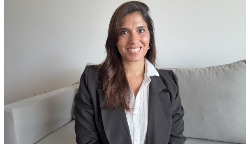 Psicóloga Victoria Cipolla: acompañar a padres para transformar la adolescencia