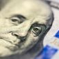 El dólar blue cerró en baja este lunes 23 de marzo y marcó la referencia del día