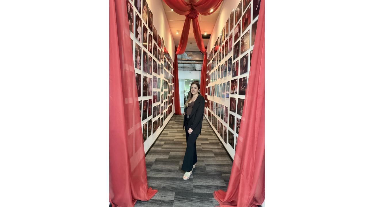 VOZ Y TENSIÓN MUSCULAR: CUANDO EL CUERPO HABLA A TRAVÉS DE LA GARGANTA