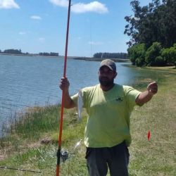 El ámbito evidencia una importante población de pejerreyes de distintos portes. Si bien abunda el chiquitaje cercano a la medida mínima, también aparecen ejemplares que ocasionalmente alcanzan los 40 centímetros.