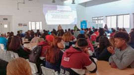 Encuesta: el 69 % de los jóvenes de 16 a 19 años declara tener poco o ningún interés con la política