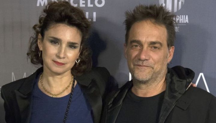 La historia de amor de Valeria Bertuccelli y Vicentico: su casamiento por accidente que es ilegal en Argentina y la familia express