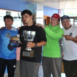 En el muelle predominaron mojarras, trompuditos y pequeños bagres, manteniendo entretenidos a los competidores. Sin embargo, en los primeros tramos de la entrada al club aparecieron las sorpresas.