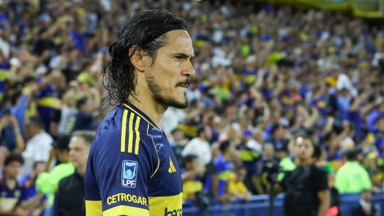 Edinson Cavani no terminó la práctica y quedó descartado para la Copa Libertadores