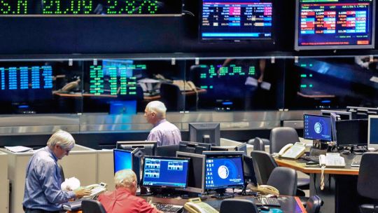 Cayeron acciones y bonos tras la decisión de MSCI sobre la calificación de Argentina