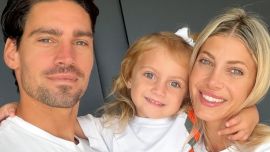 El dulce look de Vita en la boda de su mamá, Cande Ruggeri: blanco marfil y súper romántico