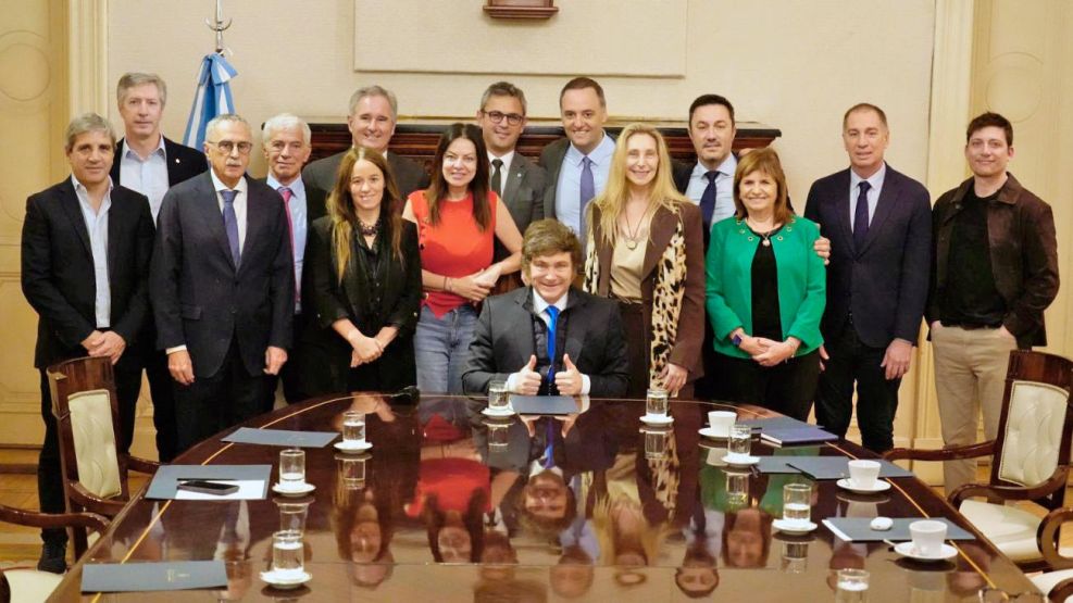 010326_milei_gabinete_ministros_presidencia_g