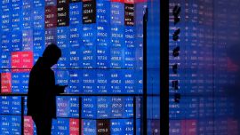 Guerra en Medio Oriente: Seúl se desploma 7%, Europa cae hasta 3,5% y el petróleo salta 5%