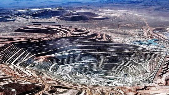 El cobre supera los US$14.000 la tonelada y se acerca a nuevo máximo histórico