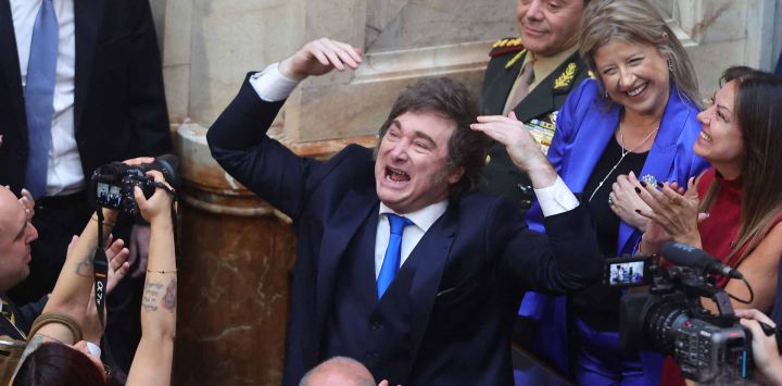 El presidente de Argentina, Javier Milei al llegar para su discurso anual ante el parlamento antes de la inauguración de la 144ª sesión ordinaria del Congreso en Buenos Aires. Foto de ALEJANDRO PAGNI / AFP