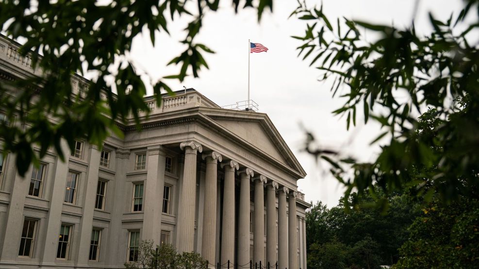 US Plans Record $100 Billion Bill Sale As Borrowing Needs Mount