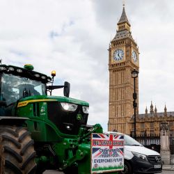 Un tractor agrícola circula por las calles cerca de Parliament Square en el centro de Londres. Foto de Brook Mitchell / AFP | Foto:AFP