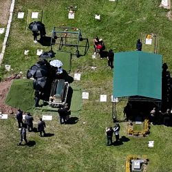 Vista aérea del entierro del narcotraficante Nemesio "El Mencho" Oseguera en el cementerio Recinto de la Paz en Zapopan, estado de Jalisco, México. Foto de Ulises RUIZ / AFP | Foto:AFP