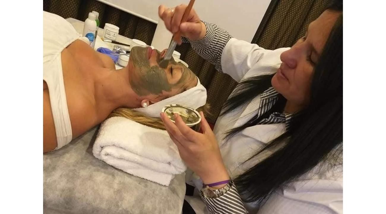 Dtra. Juana Herrera: vocación, estética y bienestar en cada paso