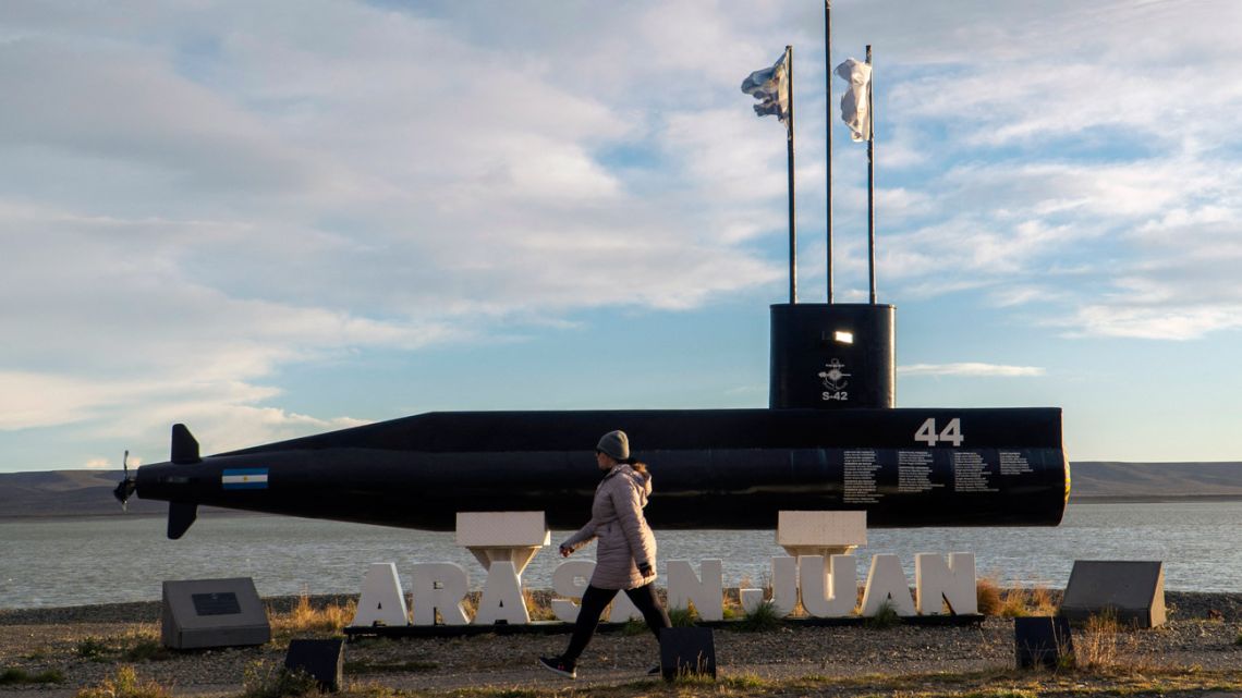 Eight years on, trial into ARA San Juan submarine tragedy begins - Buenos Aires Times thumbnail