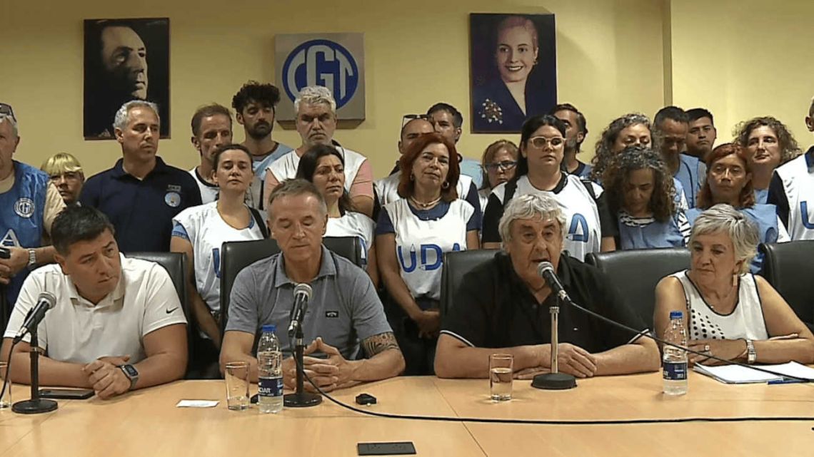 CGT Education Union Blocks Talks, Warns of System Paralysis - tecnología news from Perfil