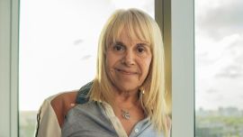 El canchero look de Claudia Villafañe con el que dio cátedra de cómo llevar un jeans para mujeres +60