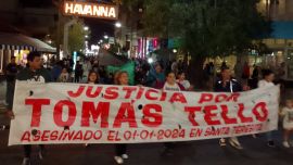 Dos historias atravesadas por el dolor: el encuentro entre las familias de Tomás Tello y Cristian Ruiz Vega en una marcha en Santa Teresita