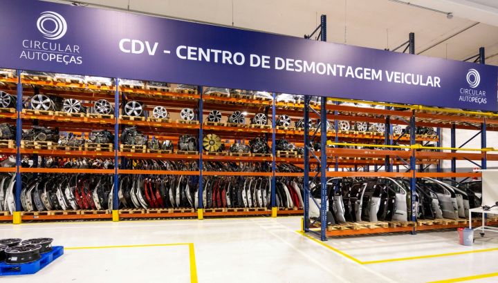 Stellantis consolida su modelo de economía circular: 600 vehículos desmantelados en seis meses