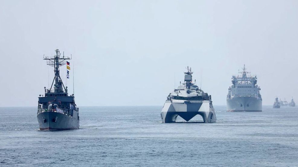 El buque de guerra iraní "IRIS Dena" se hundió frente a la costa de Sri Lanka tras emitir una señal de auxilio