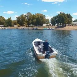 El turismo de pesca es el principal motor económico de Chapalcó durante todo el año. Sin embargo, con la desaparición del pejerrey, la actividad se desplomó.