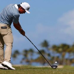 Kihei Akina de Estados Unidos realiza su tiro desde el sexto tee durante la primera ronda del Puerto Rico Open. Foto de Justin Edmonds / AFP | Foto:AFP