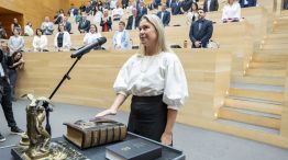 Jura Rinaldi como vicepresidenta de la Unicameral