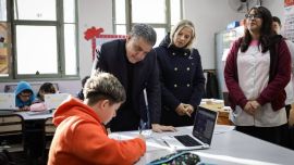 La Ciudad prohíbe el uso de celulares durante las clases en las escuelas secundarias