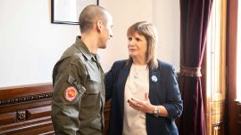 Patricia Bullrich recibió al gendarme Nahuel Gallo y denunció una operación de "apropiación" de la AFA