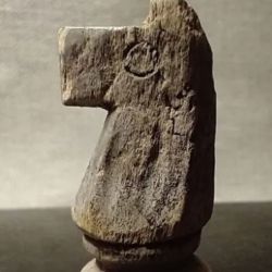 El caballo de ajedrez se encuentra en perfecto estado de conservación.