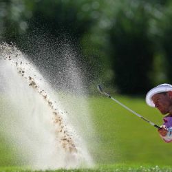 Peter Malnati de los Estados Unidos juega un golpe desde un bunker en el hoyo 16 durante la segunda ronda del Puerto Rico Open 2026 en el Grand Reserve Golf Club. Foto de Justin Edmonds / AFP | Foto:AFP