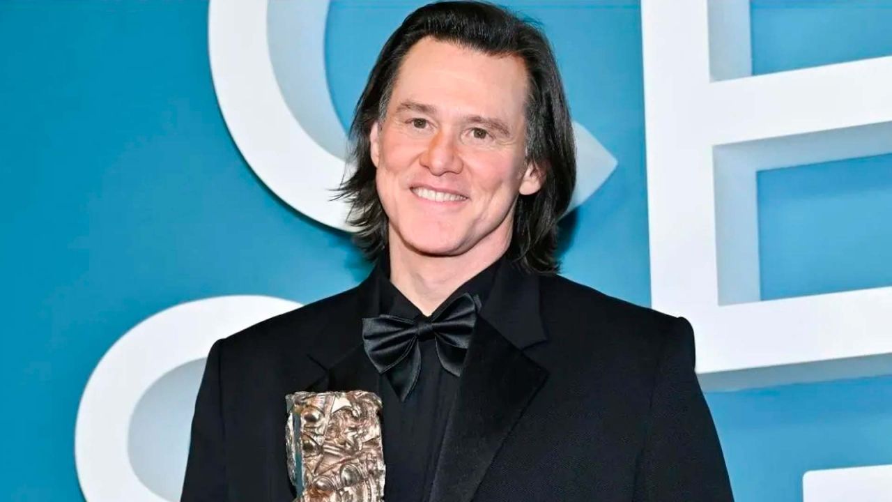 El rostro de Jim Carrey en los Premios César de París desató una tormenta de especulaciones y conspiraciones absurdas. | Foto:Cedoc