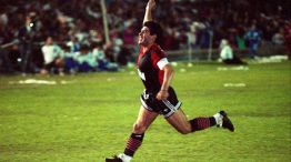 Maradona en Newell’s: los cinco partidos que paralizaron Rosario y cambiaron el marketing deportivo en 1993