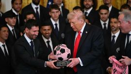 La presencia de Messi junto a Trump generó "ruido" político fuerte, en medio de la guerra en Irán