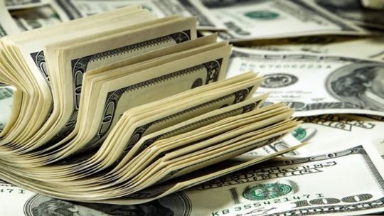 El dólar blue cerró en alza este miércoles 1 de abril y el Banco Central compró dólares