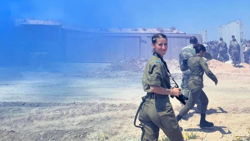 La fotógrafa argentina que fue soldado israelí, vivió la guerra y hoy elige retratar la vida 06032026