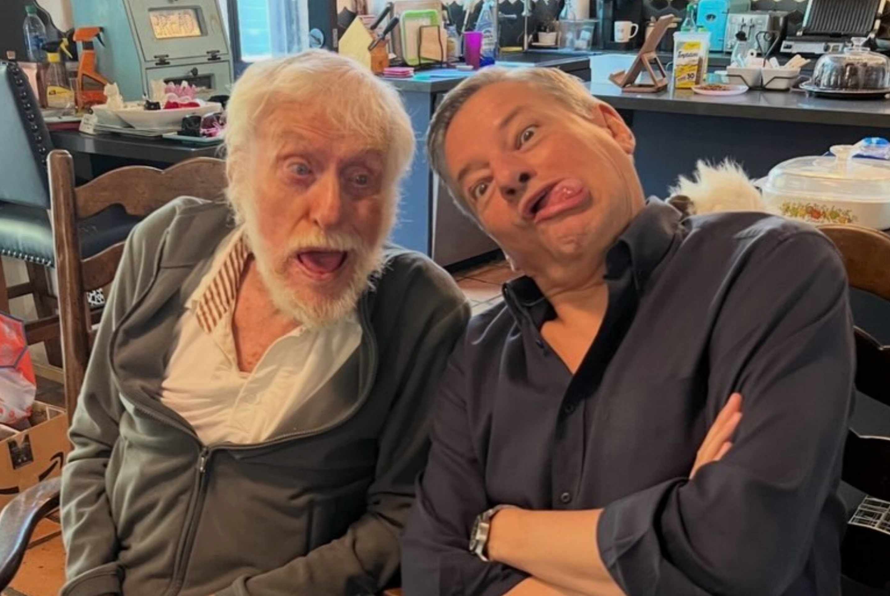 Diciembre 2025.Ted Sarandos y su ídolo Dick Van Dyke, a quien saludó por sus 100 años.