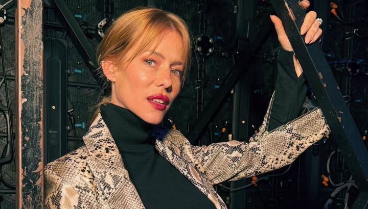 Adiós a los pantalones clásicos: Nicole Neumann impone el jean wide leg + boho chic desde el Norte argentino