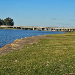 Todo indica que estas pueden ser de las últimas salidas fuertes de carpas, ya que en poco tiempo comenzará a activarse el esperado pejerrey del Río de la Plata, especie que cada año convoca a miles de pescadores. 