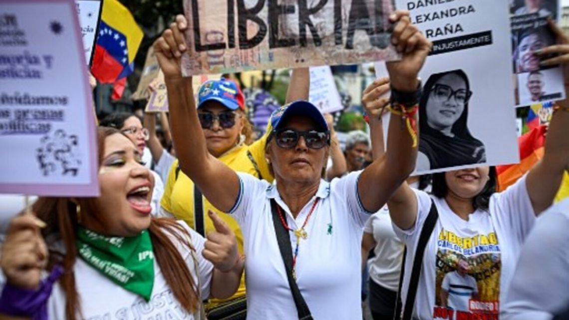 Día de la Mujer: multitudes marcharon en Europa y América contra la violencia y el conflicto bélico