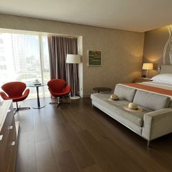 The Grand, en La Brava de Punta del Este: con forma de barco y mucho confort.