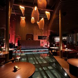 The Grand, en La Brava de Punta del Este: con forma de barco y mucho confort.