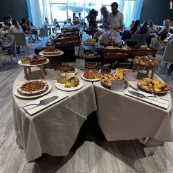 The Grand, en La Brava de Punta del Este: con forma de barco y mucho confort.