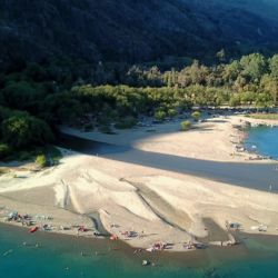 La reciente captura refuerza la fama del lugar y vuelve a poner a este destino en el radar de los pescadores que buscan grandes desafíos y piezas récord en aguas patagónicas.