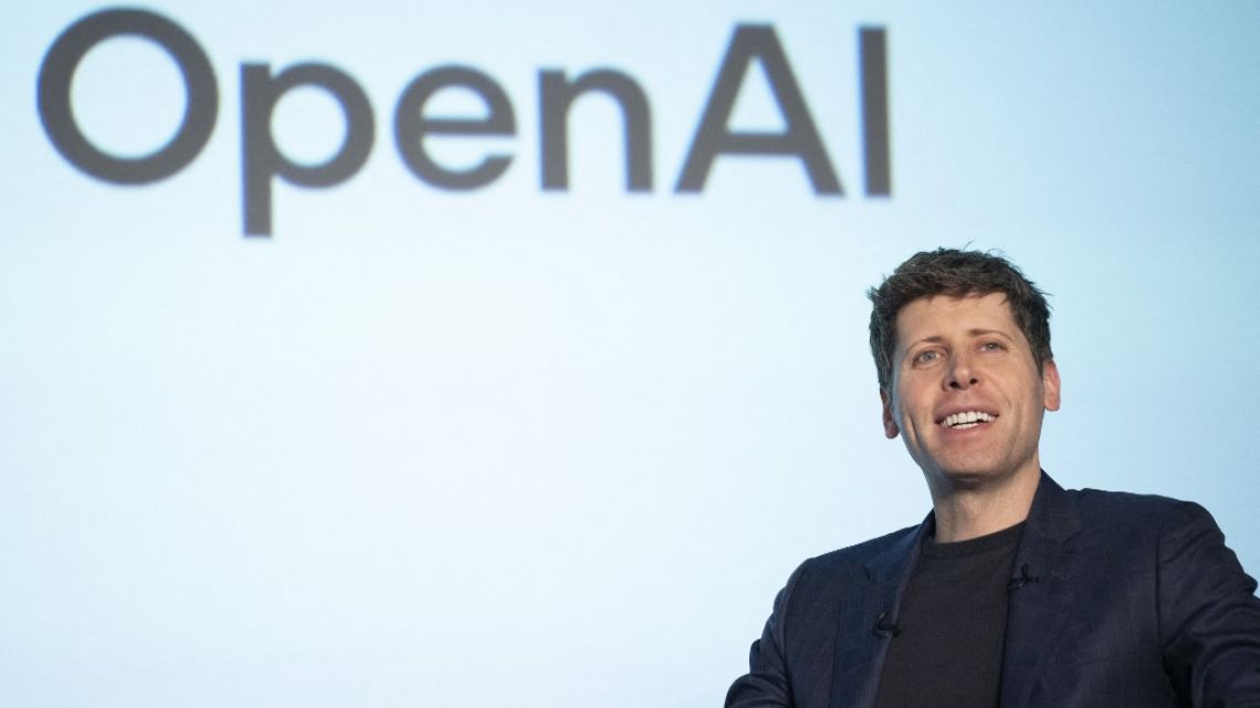 El multimillonario Sam Altman anticipó que una <b>inteligencia artificial</b> lo reemplazará en ... thumbnail