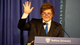 Javier Milei habló en una universidad de Nueva York, se declaró “el presidente más sionista del mundo” y fue homenajeado en una cena